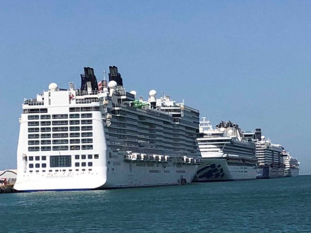 asuka symphony of the seas sapphire princess norwegian epic mein schiff 5 seabourn quest 25042018 8